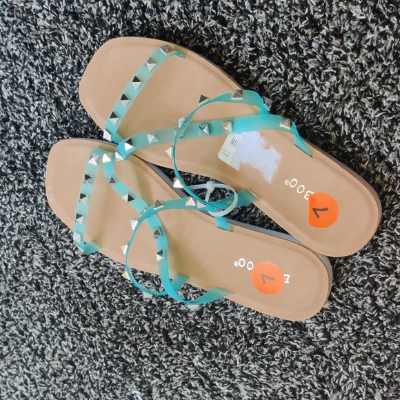 Very cute Women's sandals - Picture 3 of 5